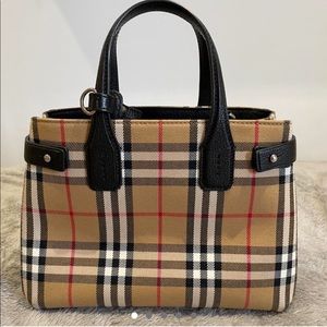 AUTHENTIC BURBERRY 🤎🤍🖤